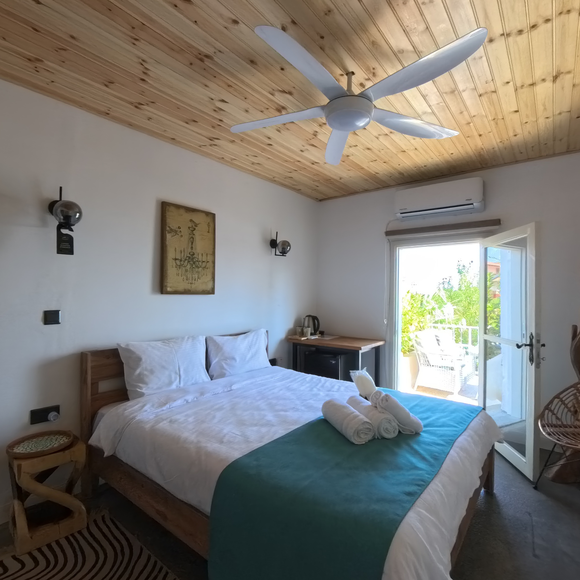 Deluxe Room - Photo 4